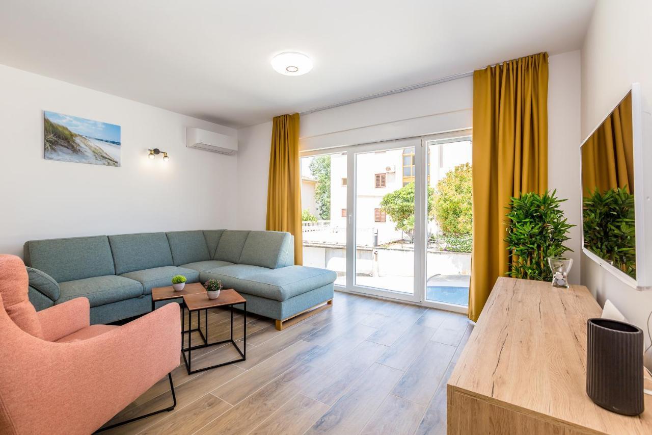 Holiday House Sunlight With Heated Pool มาลินสกา ภายนอก รูปภาพ