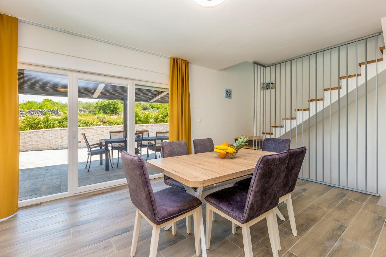 Holiday House Sunlight With Heated Pool มาลินสกา ภายนอก รูปภาพ